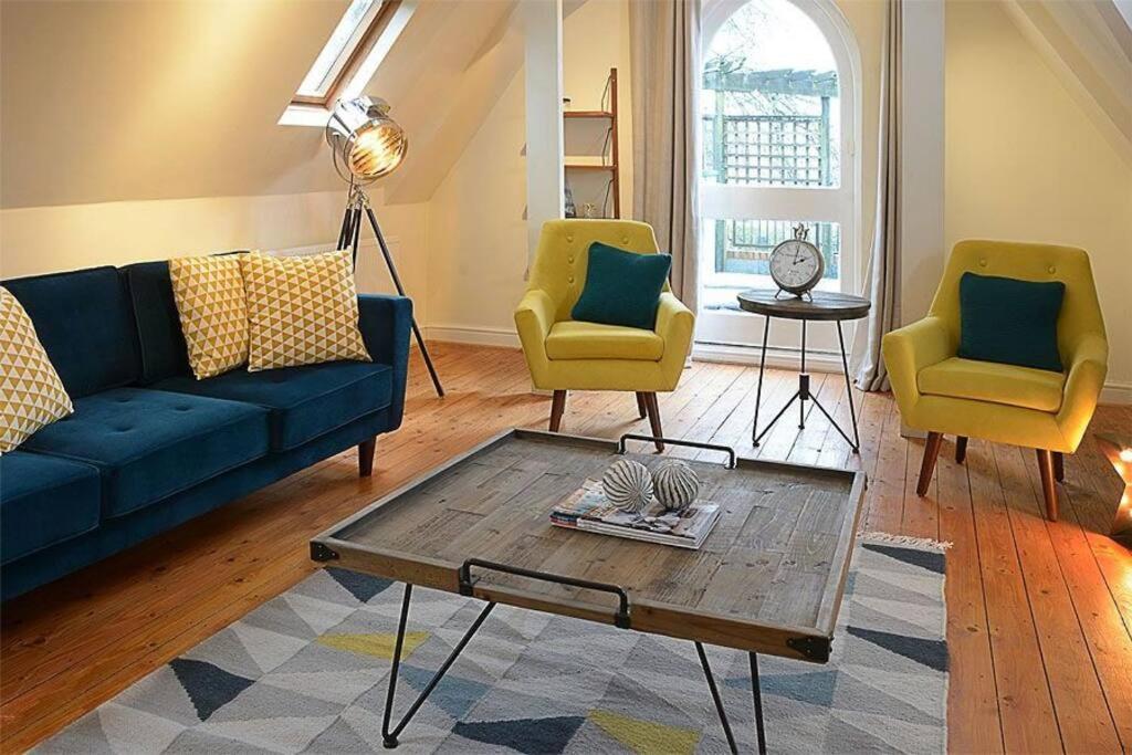 Unique 3 B'room House + Free Parking /city Centre *